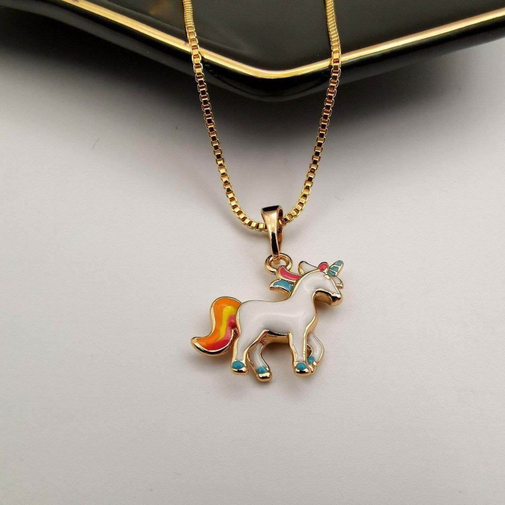 آویز یونیکورن سفید