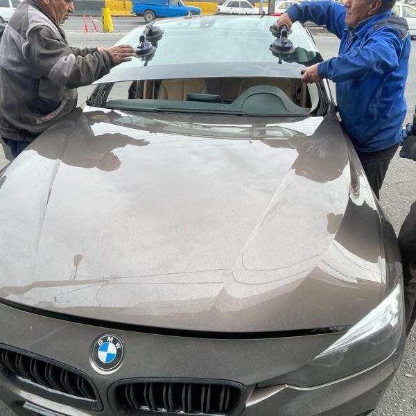 شیشه جلو بی ام و ۲۰۱۳ (BMW 320i)