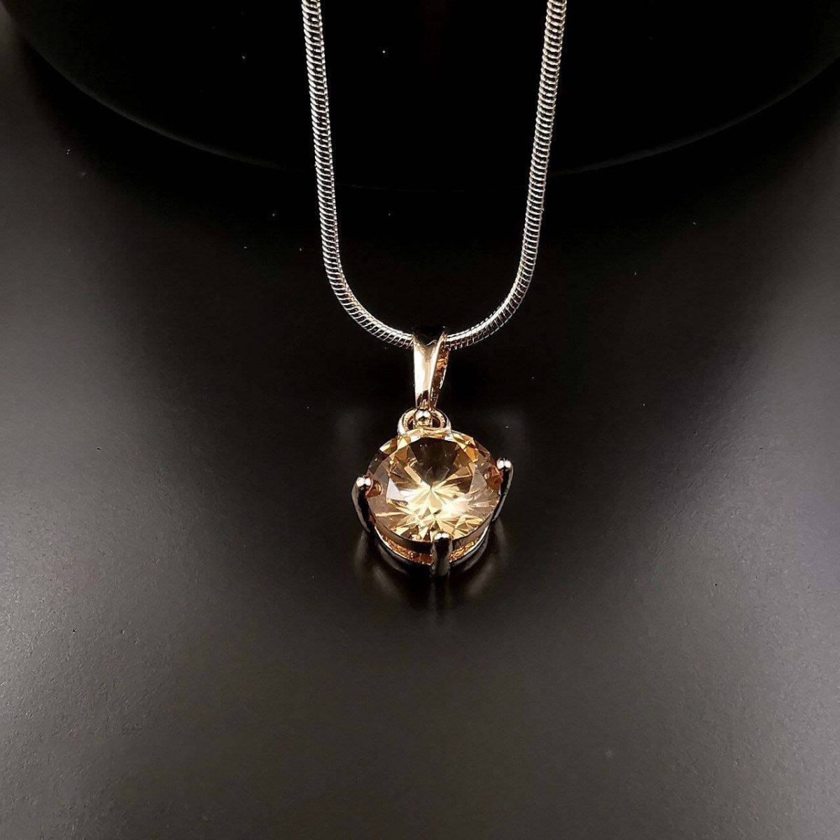 آویز تک نگین بژ