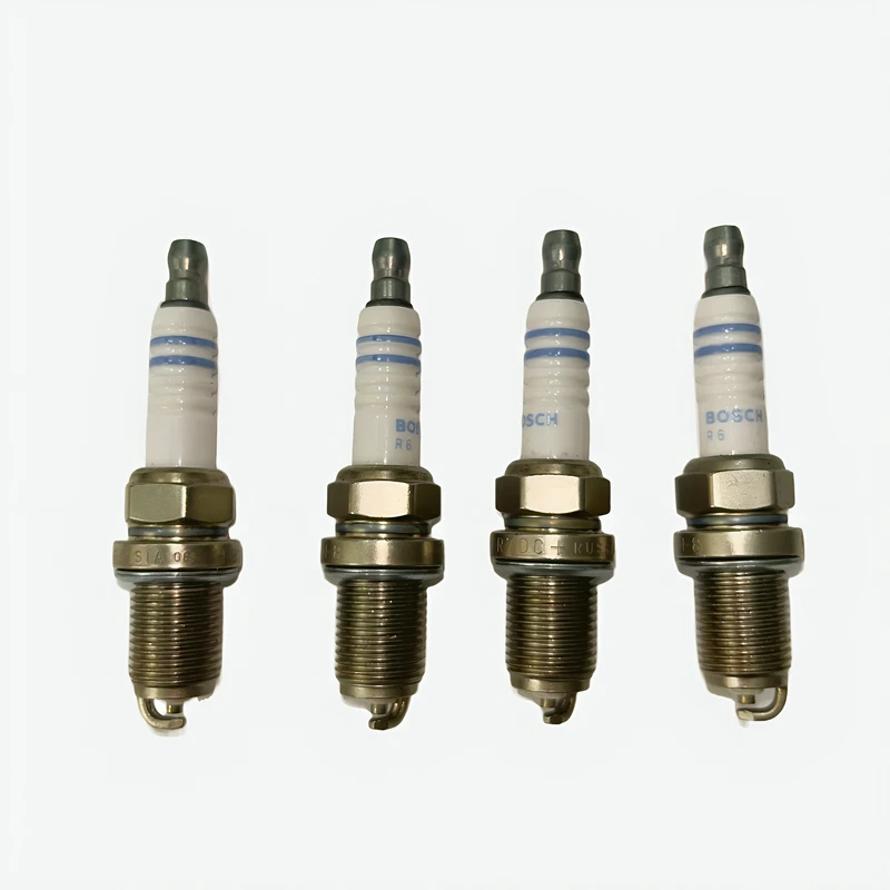 نمای جانبی شمع خودرو بوش مدل FR7DC+8 پایه کوتاه پلاتینیوم بسته چهار عددی