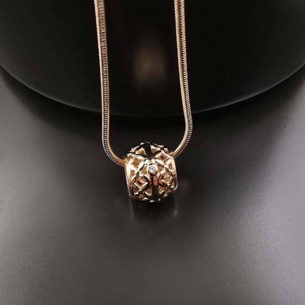 آویز توپی با آبکاری طلا